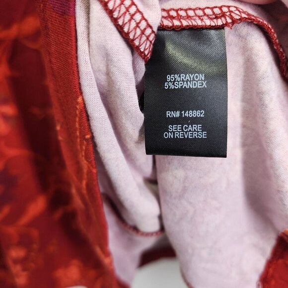 New Torrid Super Soft Button-Front Seamed Top Women's Size M/L Red Paisley NWT - Picture 5 of 11